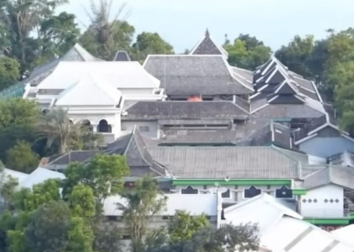 Sejarah dan Perkembangan Masjid Sunan Muria: Mengungkap Jejak Sunan Muria di Colo, Kudus