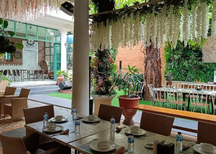 Santap Lezat di Atmosfer Bersejarah: Restoran Pesta Keboen, Tempat Ideal untuk Buka Puasa di Semarang