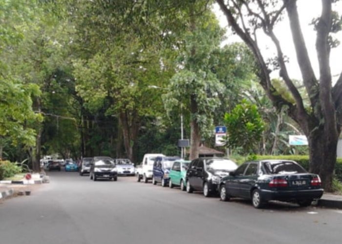 Penelusuran Jalan Angker di Indonesia: Eksplorasi Misteri Jalan Dayang Sumbi di Utara Institut Teknologi Bandung