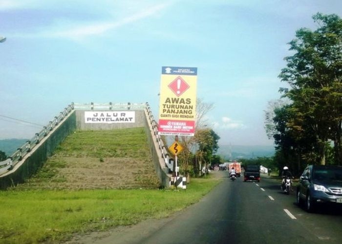 Menelusuri Jalan Angker di Indonesia: Mitos dan Misteri Jalur Tengkorak Kertek, Antara Kecelakaan dan Makhluk Gaib