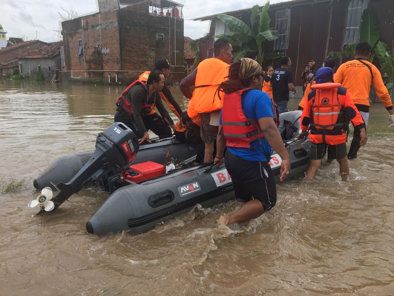 Tragis, Remaja di Kudus Tewas Tenggelam Saat Melintasi Jalan Tertutup Banjir