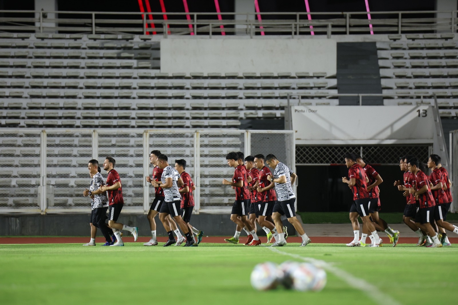 Seragam Baru dari Erspo, Shin Tae-yong Kritik Kualitas Jersey Latihan
