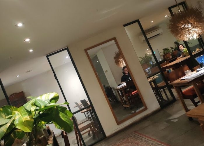 Rekomendasi Cafe Instagramable Terbaik di Semarang: Peacockoffie Gombel, Destinasi Kopi yang Memikat Penikmat Tongkrongan