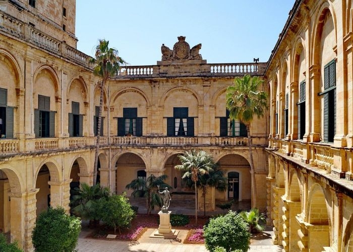 Mengulas Istana Paling Angker di Dunia: Misteri Grandmasters Palace, Bangunan Bersejarah di Jantung Valletta