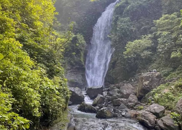 Mengulas Obyek Wisata Terbaik di Indonesia: Air Terjun Antrokan, Surga Tersembunyi di Jember Jawa Timur