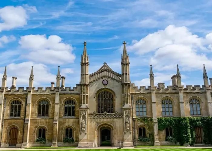 Menjelajahi Kampus Paling Angker di Inggris: Misteri Tersembunyi di Peterhouse, College Tertua di Cambridge University