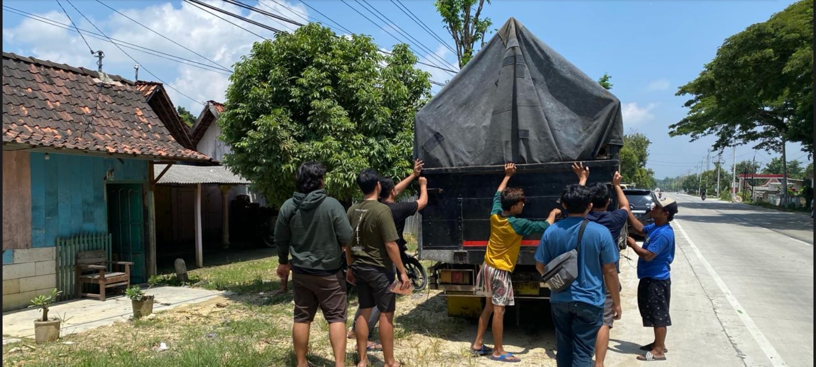 Bea Cukai Kudus Amankan Sebuah Truk yang Mengangkut Rokok Ilegal di Grobogan