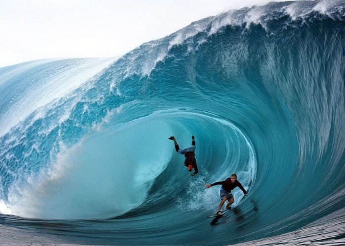 6 Lokasi Surfing di Indonesia Buat Pecinta Selancar: Petualangan Menantang Ombak bagi Para Pencari Adrenalin