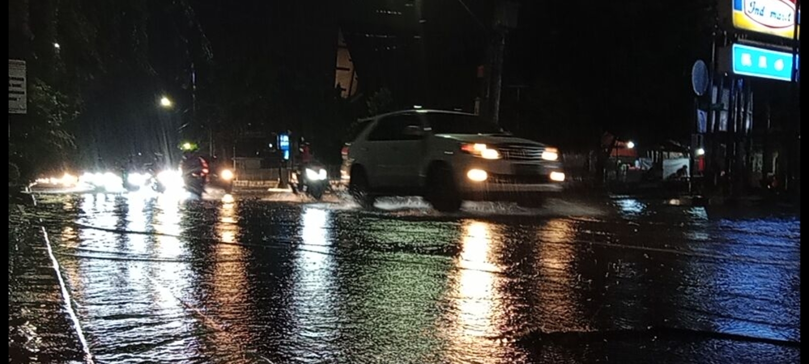 Update Banjir Semarang, Genangan Setinggi Betis Terjadi di Jl Imam Bonjol Hingga Piere Tendean, Status Aman