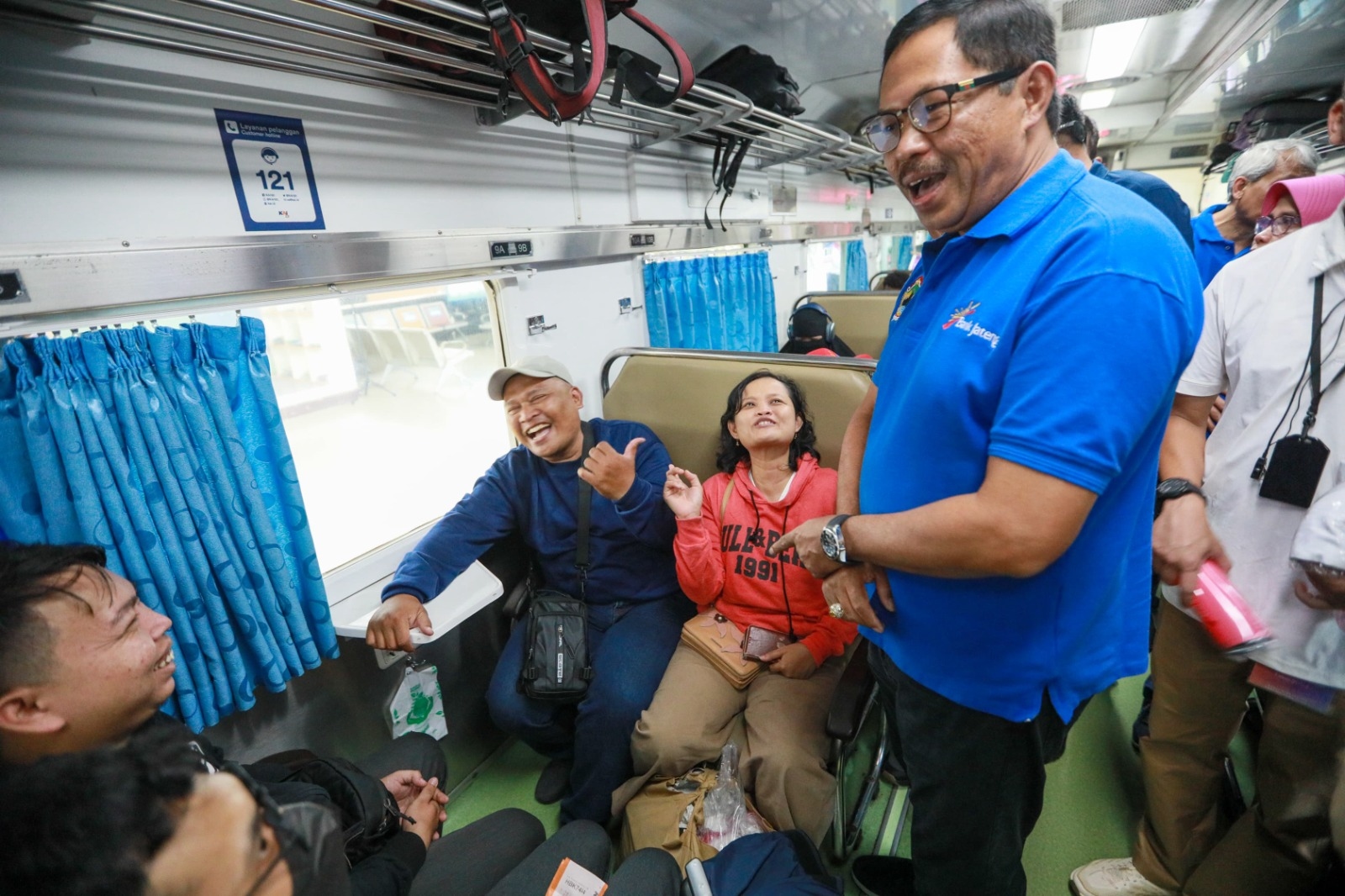 Pj Gubernur Jateng Berangkatkan 1.088 Warga Mudik Gratis Naik Kereta Api