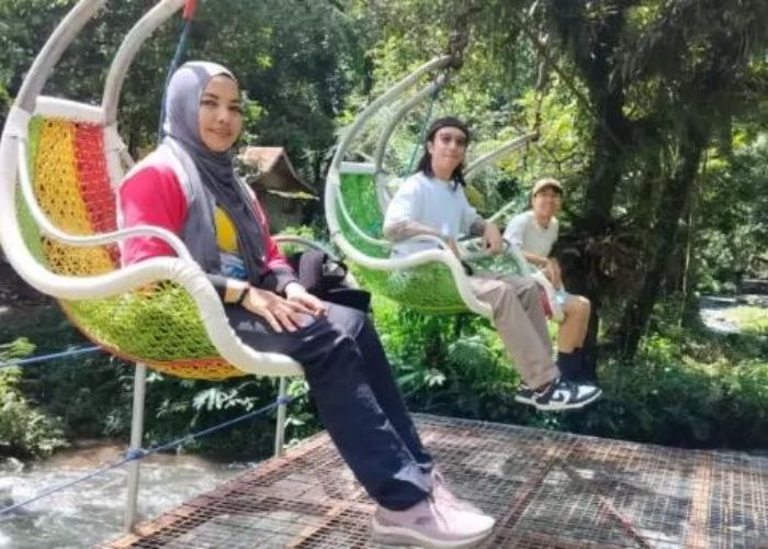 Mengenal Keranjang Sultan di Sekitar Situ Gunung Suspension Bridge Sukabumi: Wahana Seru yang Wajib Dicoba