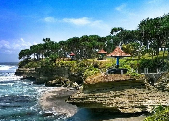 Menjelajahi Keindahan 5 Surga Pantai Tercantik di Jawa Barat saat Libur Lebaran, Cocok Buat Liburan Bersama Keluarga