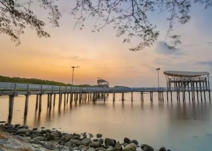 Rekomendasi 5 Pantai Tercantik di Jalur Pantura Jawa: Pantai yang Wajib Dikunjungi Saat Mudik Melalui Jalur Pantai Utara Jawa