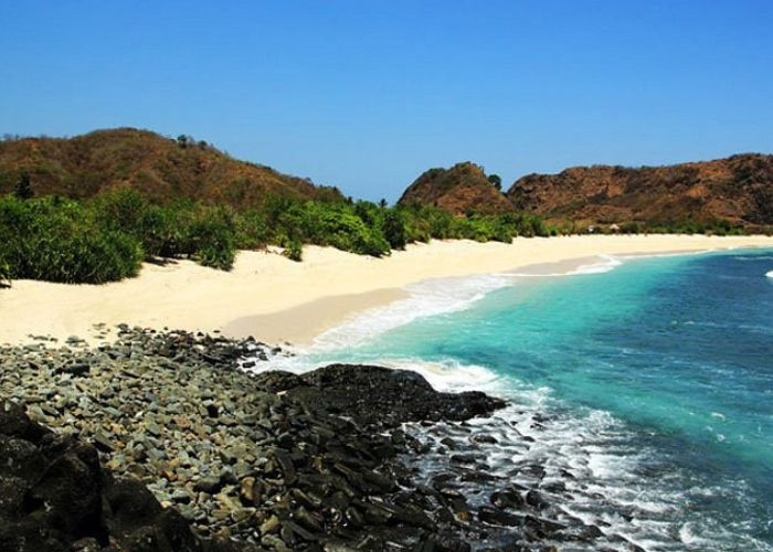 Kisah Angker Pantai Eksotis di Indonesia: Misteri yang Menyelimuti Pantai Semeti Lombok, Kisah Terseretnya Wisatawan