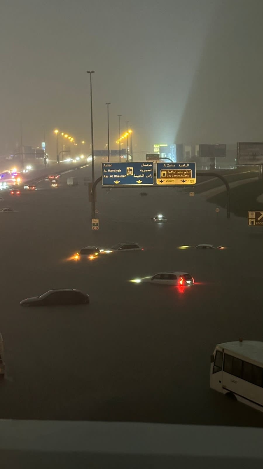 Viral! Dubai Banjir Bandang Mobil Tenggelam Bandara Lumpuh Pesawat Gagal Terbang, Ini Penyebab Banjir di Dubai Uni Emirat Arab