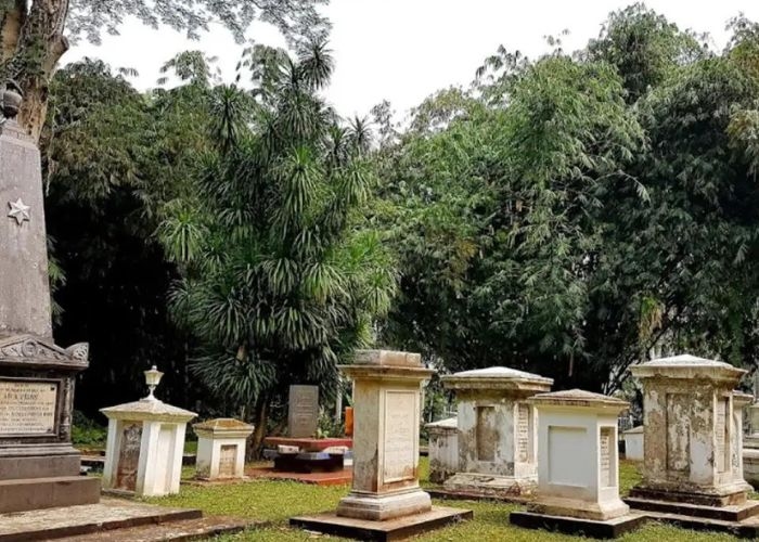 Kisah Angker Sebuah Makam Belanda di Kebun Raya Bogor: Kisah Mistis di Balik Destinasi Wisata Terkenal