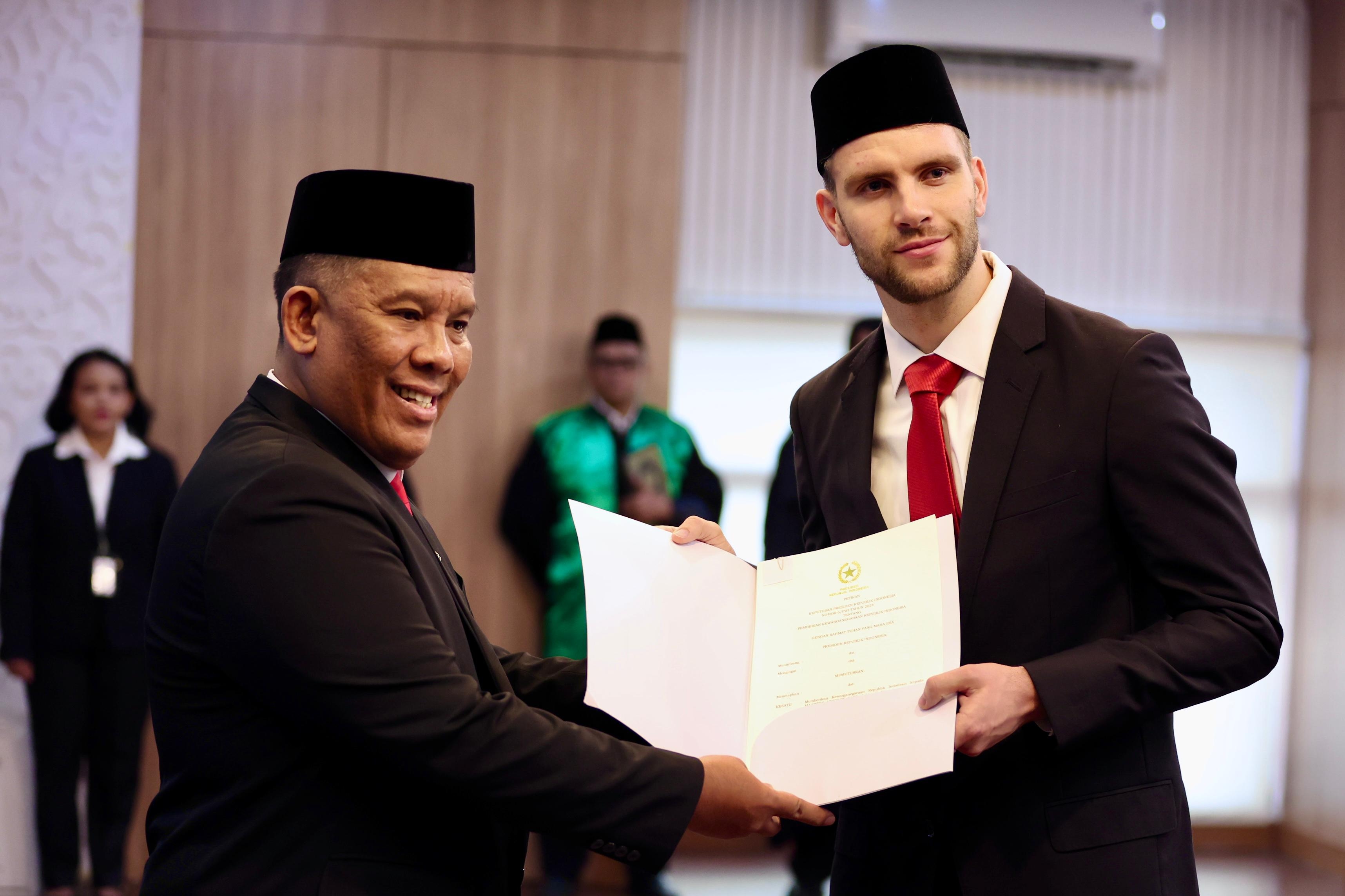 Dari Nijmegen ke Jakarta: Cerita Maarten Paes Jadi WNI Demi Kualifikasi Piala Dunia 2026!