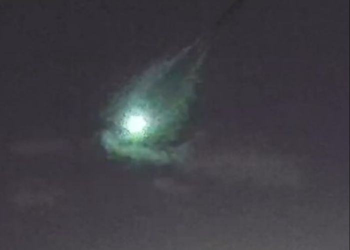 Misteri Penampakan Benda Langit Misterius di Yogyakarta serta Kaitannya dengan Teori Konspirasi: Apakah Ada Pergantian Kepemimpinan?