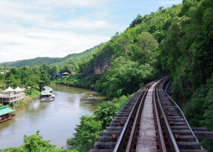 Kisah Pilu Dibalik Jembatan Sungai Kwai dan Hellfire Pass: Misteri Arwah Tawanan yang Dulunya Membangun Jalur Kereta Api Kanchanaburi, Thailand