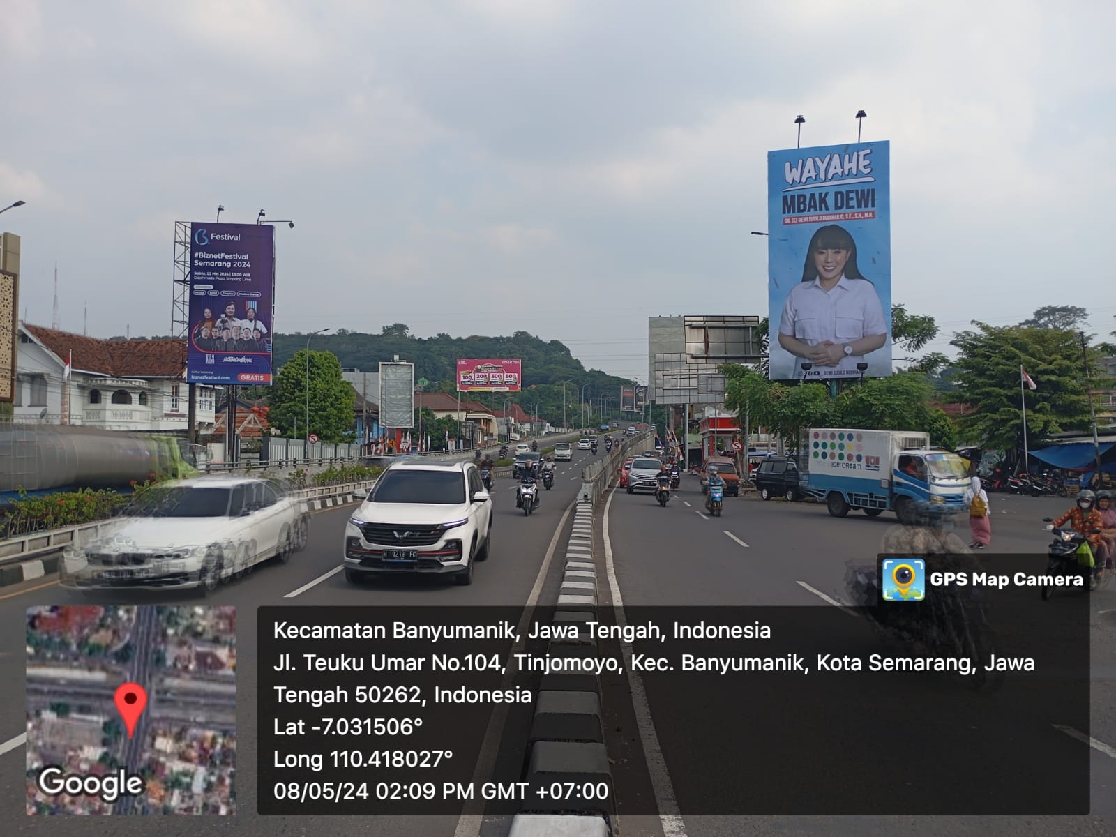 Spotlight Semarang! Baliho Mbak Dewi Bertebaran di Jalan Protokol, Warga 'Swipe Up' Dukungan
