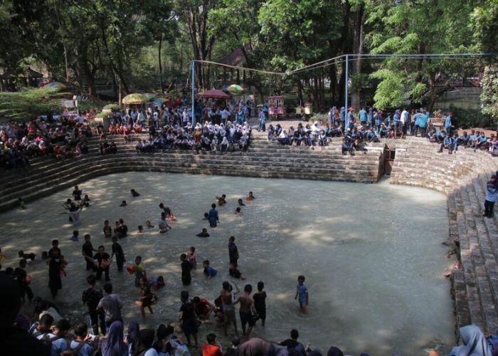 JATIM PUNYA HARTA KARUN TERSEMBUNYI! 4 Upacara Adat Unik di Jawa Timur Ini Memang Wajib Harus Kamu Saksikan Minimal Sekali Seumur Hidup