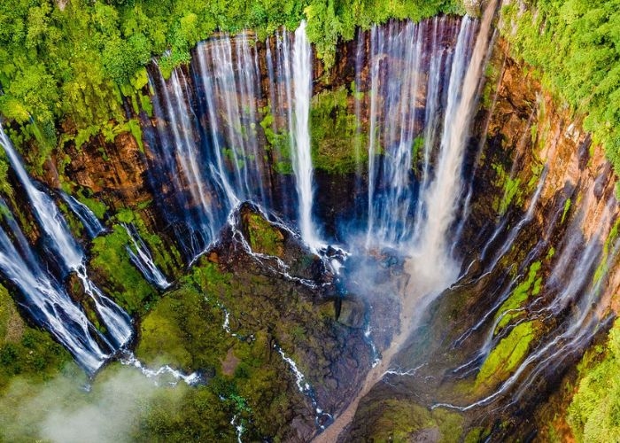 Keindahan Tersembunyi Wisata Air Terjun Tumpak Sewu: Air Terjun Bertingkat yang Lebih Spektakuler dari Niagara!