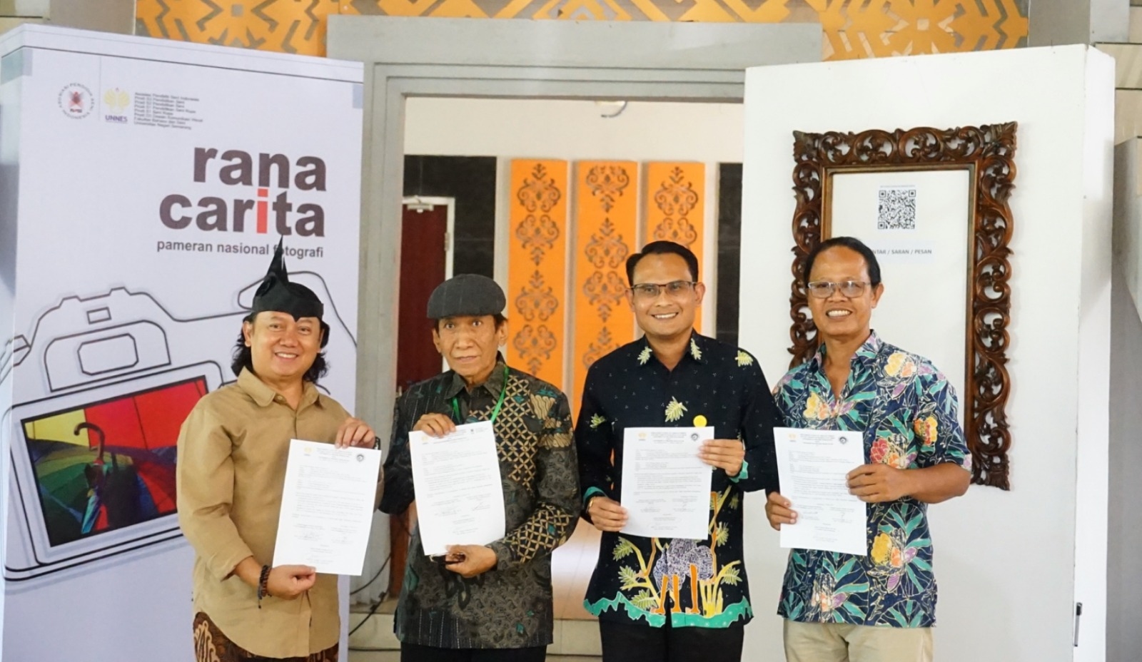 Pameran Fotografi di FBS UNNES, Apresiasi untuk 40 Karya Prof Sofyan Salam