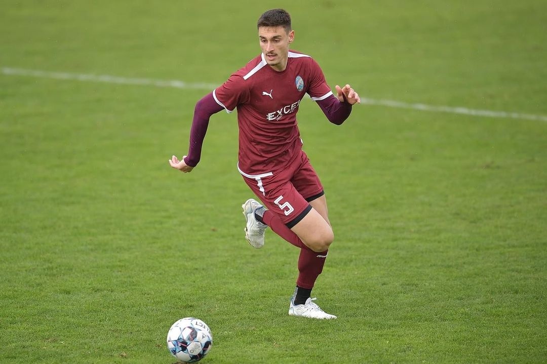 Rumor Transfer: PSIS Semarang Gaet Bek Brasil Joao Ferrari