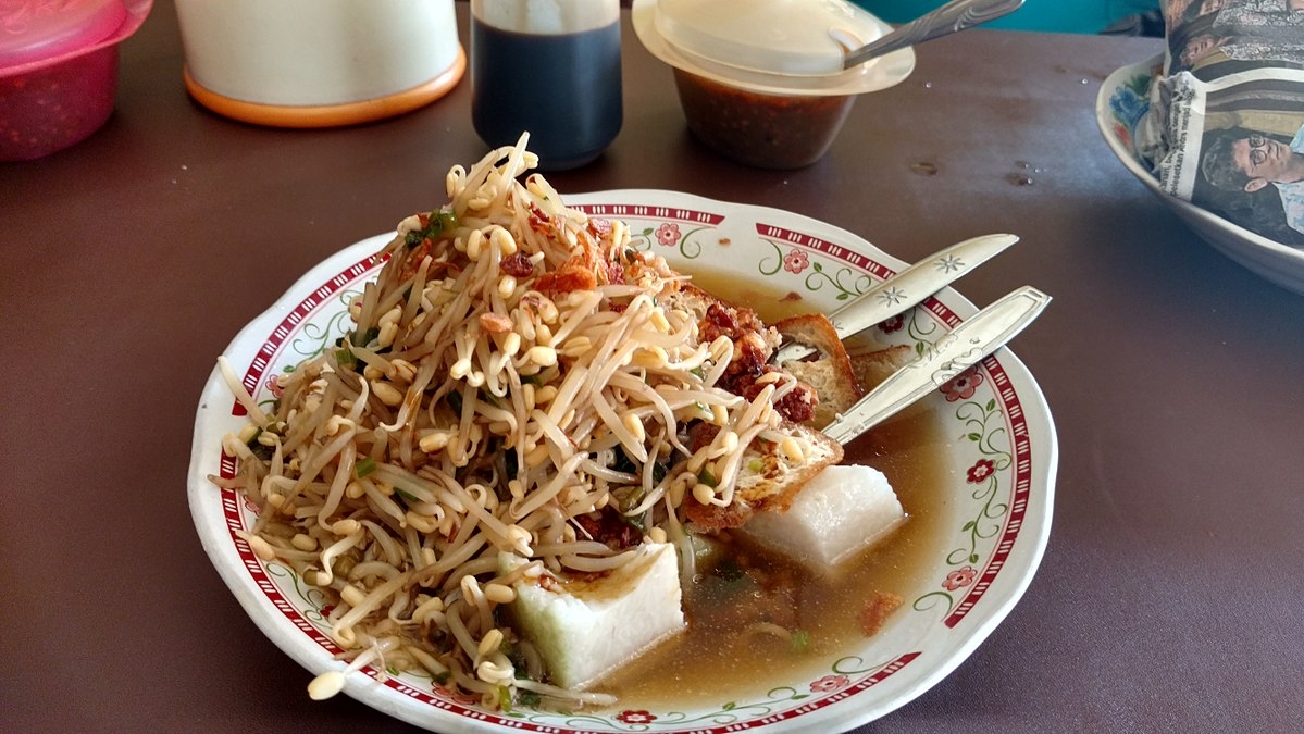 Asal Usul Nama Lontong Balap, Kuliner Khas Surabaya Bercitarasa Unik Mirip Tahu Gimbal atau Mie Kopyok