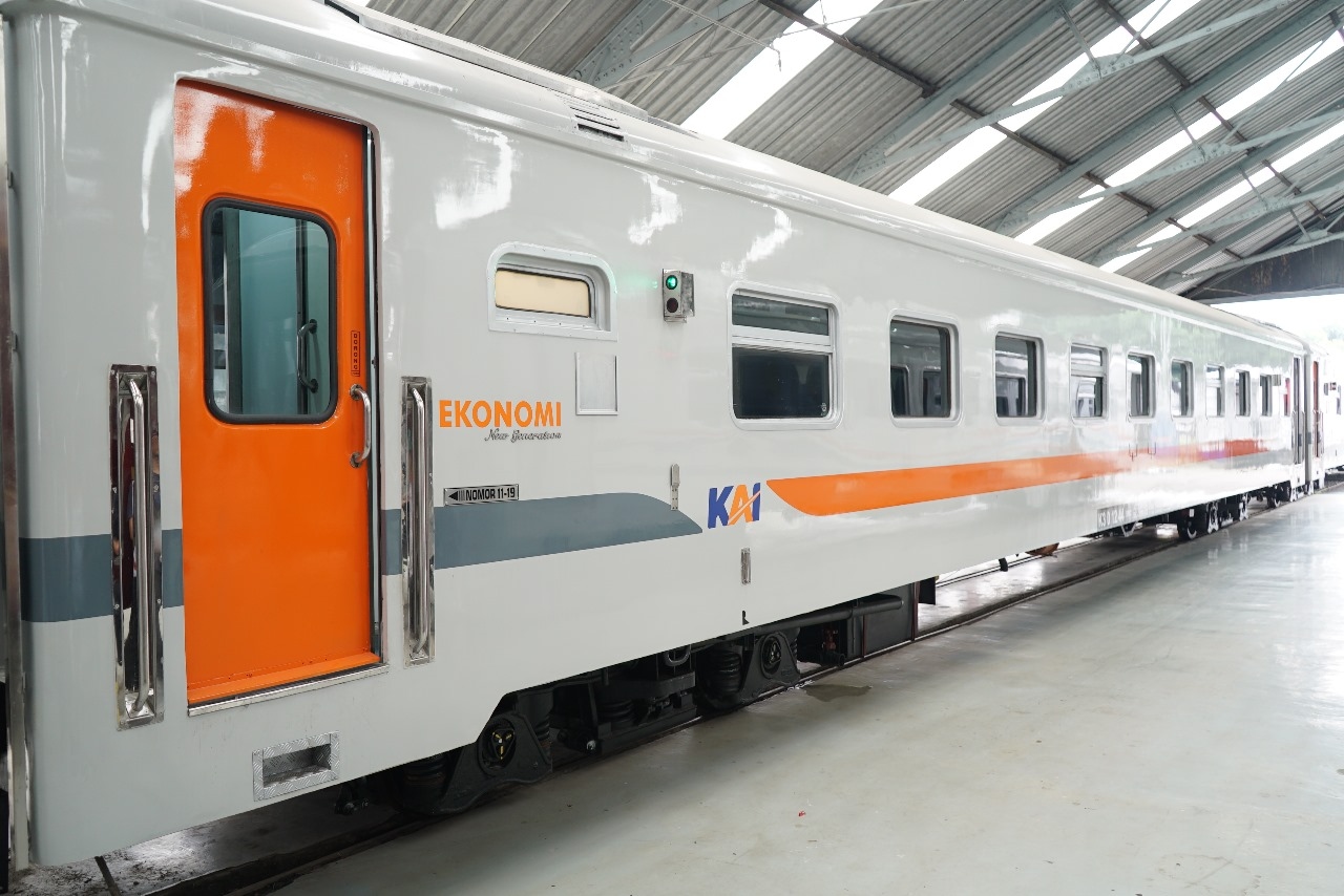 Kereta Ekonomi New Generation Versi Modifikasi Akan Digunakan pada KA Blambangan Ekspres dan KA Banyubiru