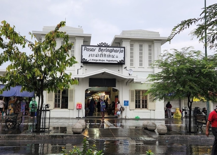 AKHIRNYA TERBONGKAR JUGA! 5 Surga Kuliner Tersembunyi di Pasar Beringharjo Jogja Ini Memang Wajib Kamu Coba!