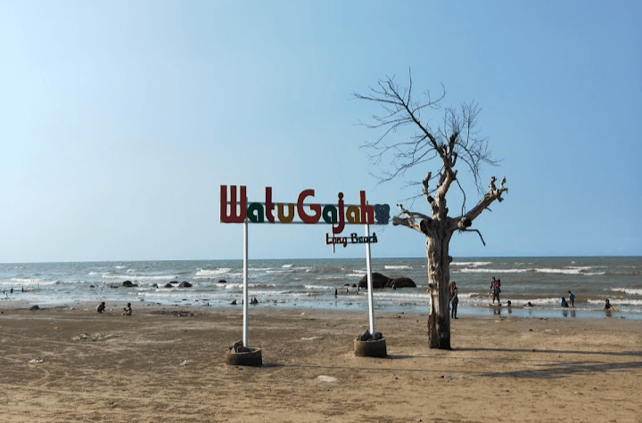 Mudah Diakses, Yuk Coba Kunjungi Pantai Watu Gajah di Kabupaten Rembang, Banyak Spot Selfie Disana