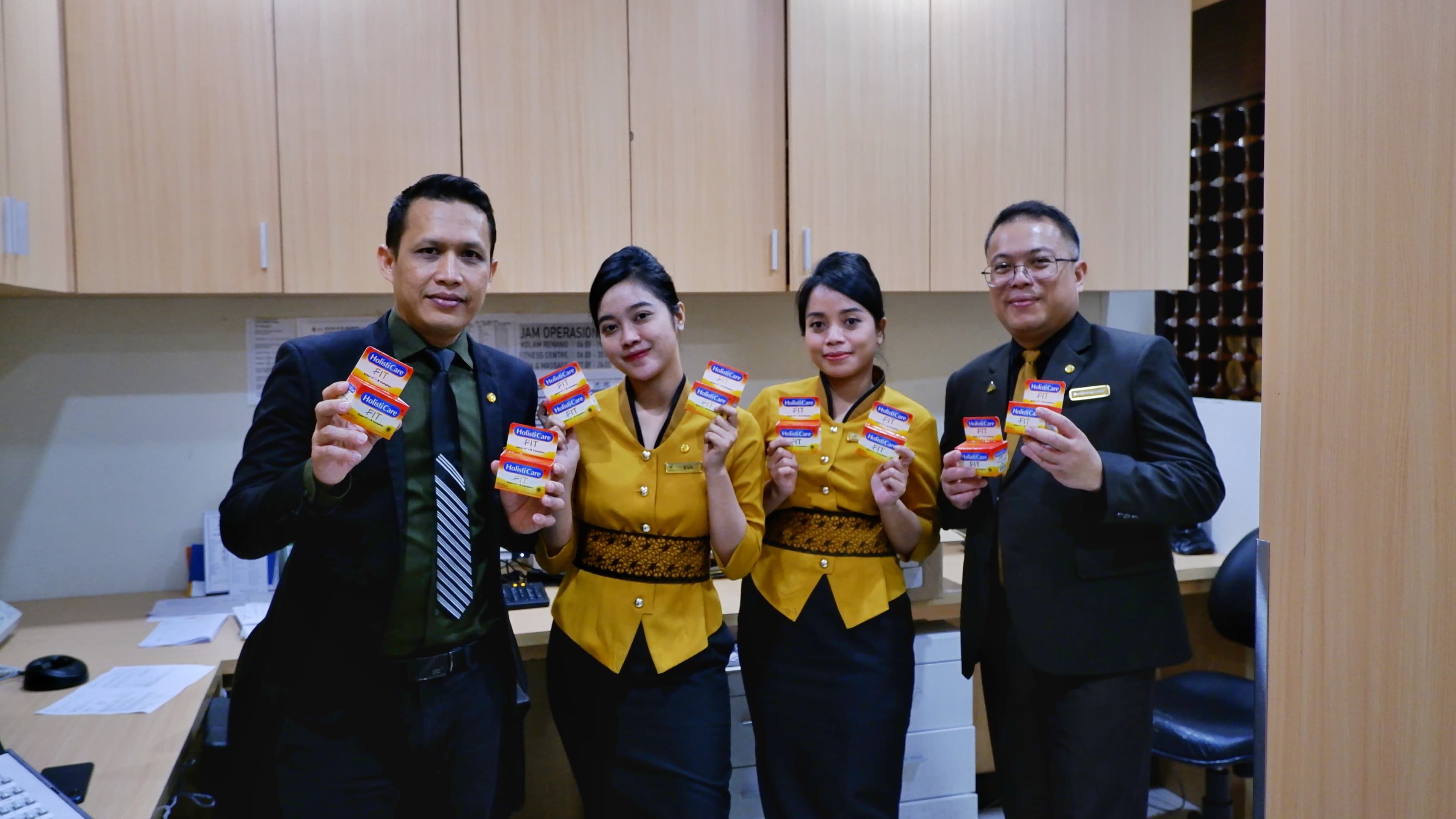 Tingkatkan Kinerja Pegawai, HCS Bagikan Vitamin C Kepada Seluruh Karyawan