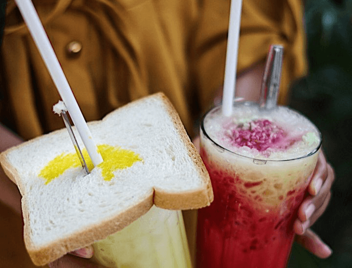 6 Lokasi Es Kapal Paling Seger di Kota Solo, Rasakan Sensasi Minum Es Jadul dengan Nama yang Unik