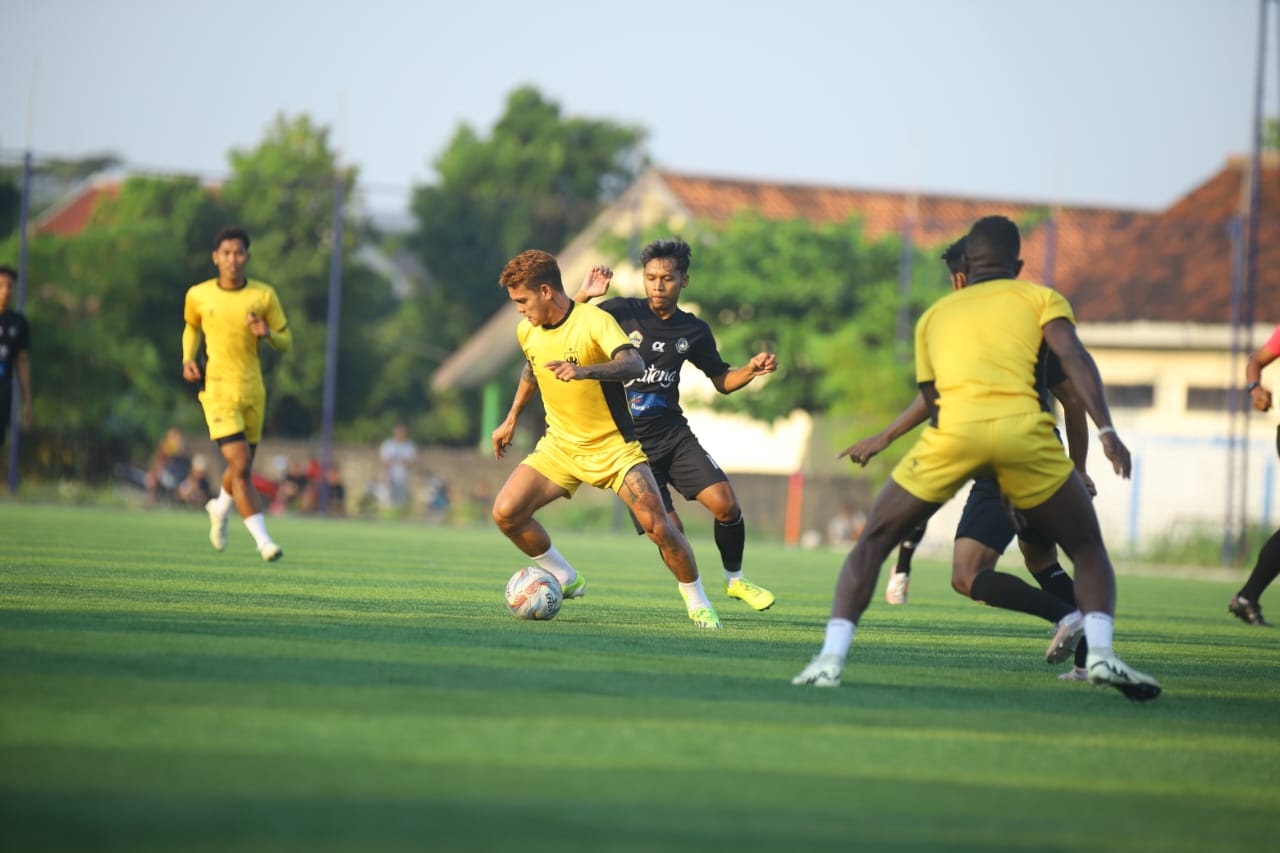 PSIS Unggul 5-1 dalam Latihan Bersama dengan PON Jateng