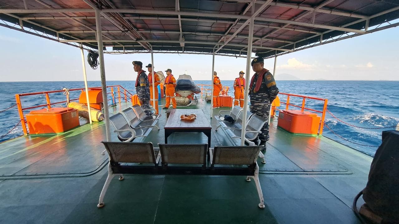 Kapal Nelayan KM. Soneta Asal Rembang Tenggelam Akibat Kebocoran, 7 ABK Masih Hilang