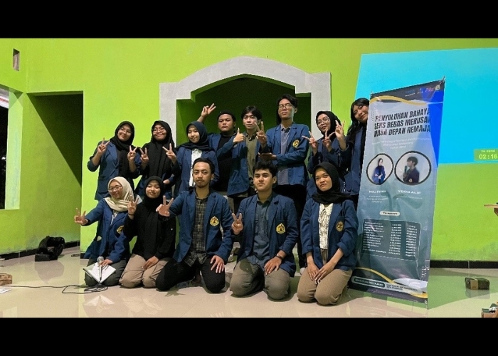 Mahasiswa Ilmu Komunikasi USM Beri Penyuluhan Bahaya Seks Bebas Pada Remaja di Desa Kandri Kecamatan Gunungpati