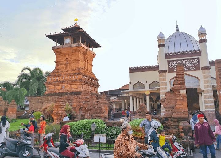 Sedang Wisata Religi di Kudus, Ini 6 Kuliner Enak yang Ada di Dekat Masjid Menara Kudus