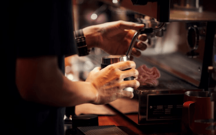 Suka dengan Dunia Kopi, Ada Lowongan Kerja Terbaru Area Semarang Oktober 2024, Dibuka Posisi Barista