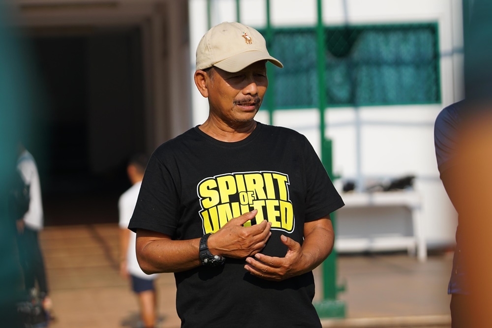 Djanur Resmi Latih Gresik United, Siap Bawa Laskar Joko Samudro ke Liga 1