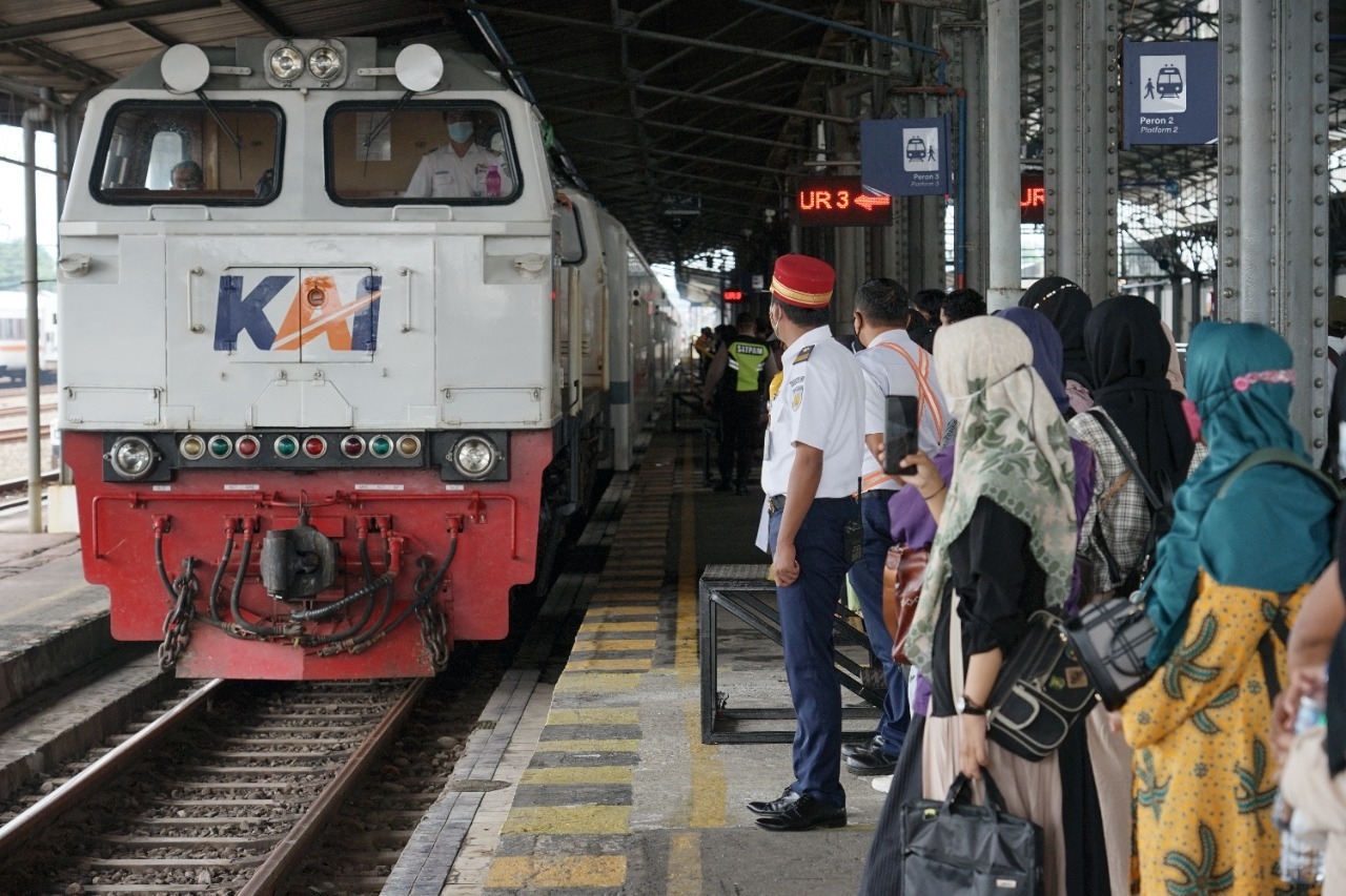 KAI Daop 4 Semarang Catat 1 Juta Penumpang di Bulan November 2024, Tumbuh 1 Persen Dibanding Bulan Sebelumnya
