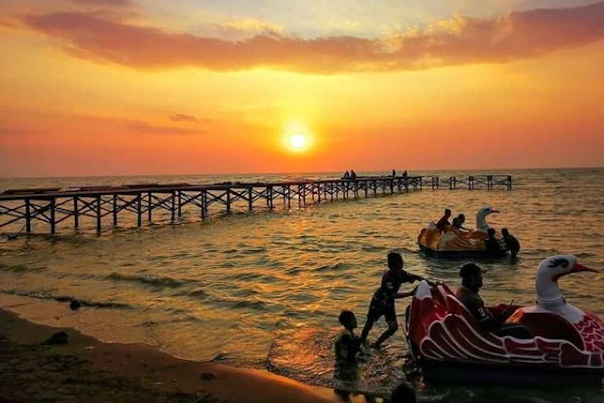 Berburu Keindahan Sunset di Pantai Istambul Demak, Menikmati Keseruan Beragam Aktivitas Wisata Menarik