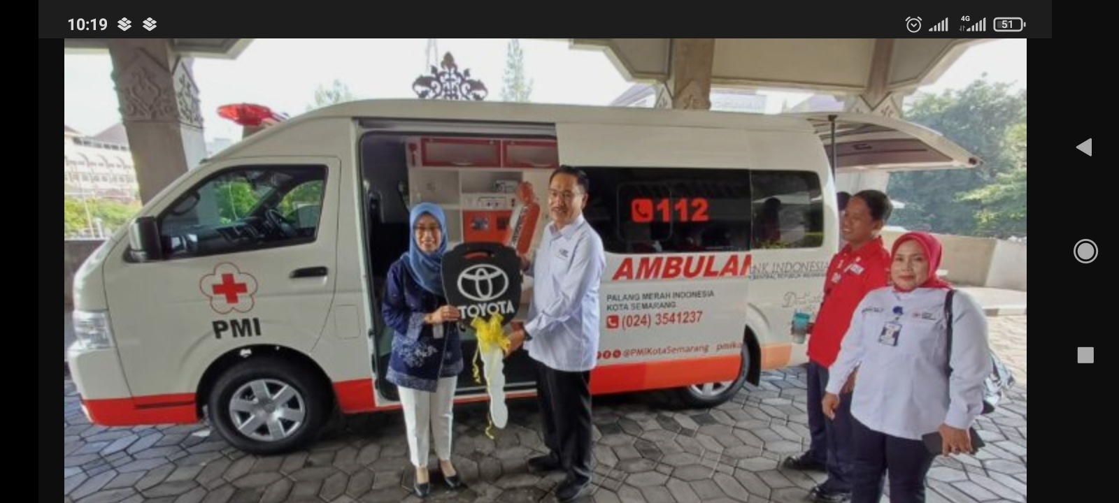 Dukung Peningkatan Pelayanan Darurat, BI Jateng Serahkan Bantuan Unit Ambulans kepada PMI Kota Semarang