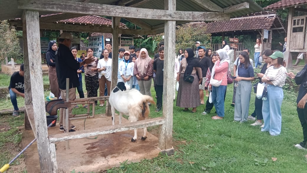 80 Mahasiswa USM Belajar Pengelolaan Desa Wisata di Nglanggeran