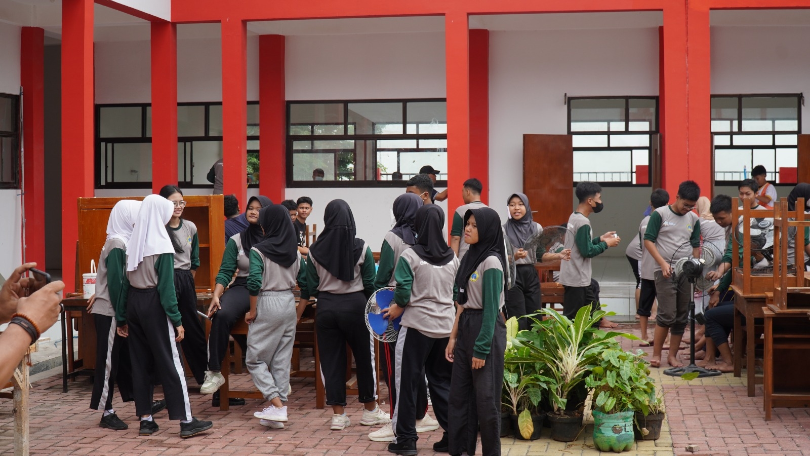 Akhirnya Siswa SMPN 16 Semarang Dipindah ke Gedung Baru, Meski Bertahap