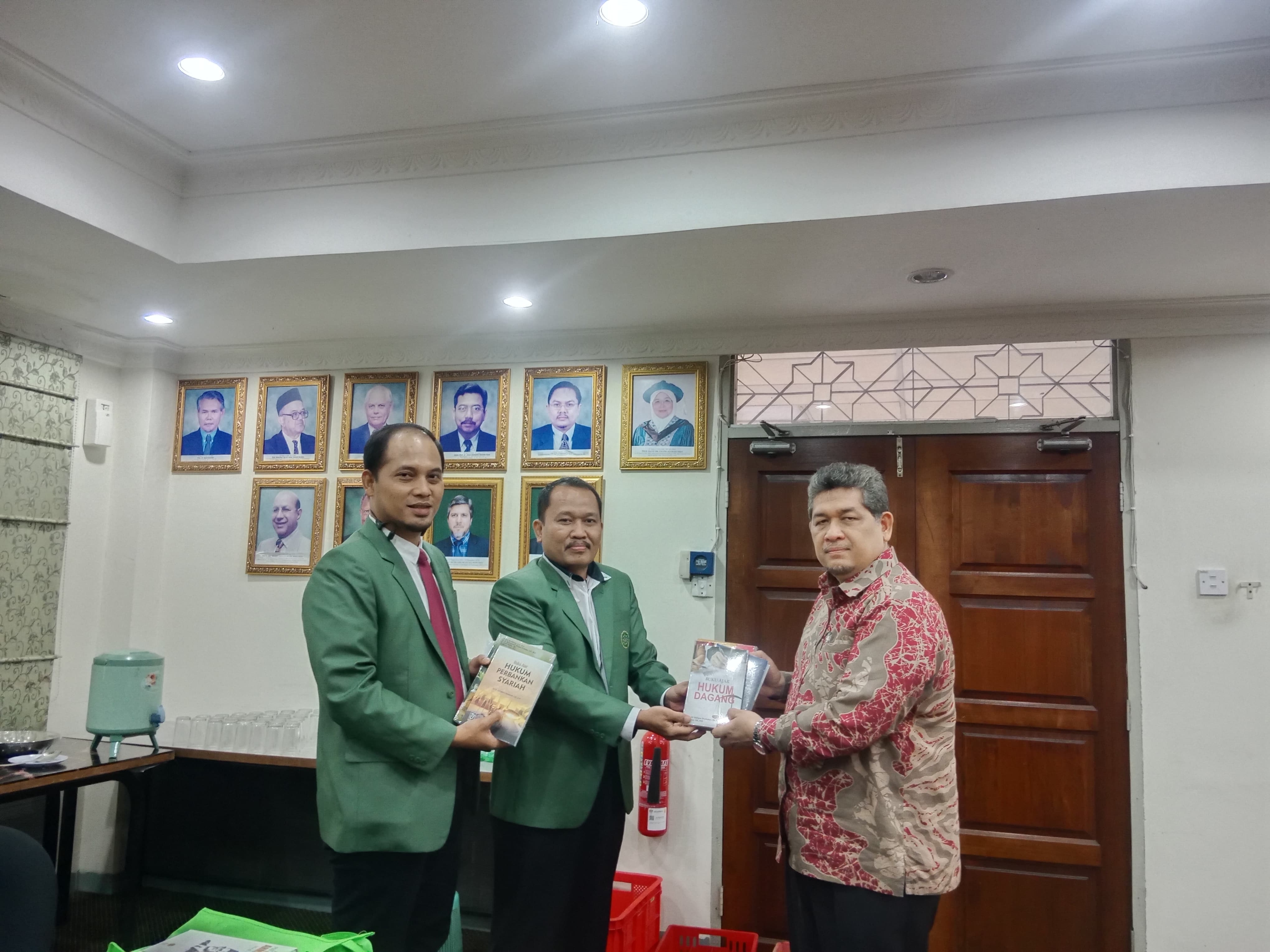 Magister Hukum Universitas Wahid Hasyim lakukan Benchmarking Kurikulum di International Islamic University Malaysia