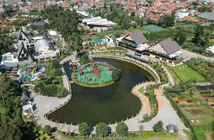 Jelajah Wisata Lokal: 6 Pilihan Tempat Wisata Seru di Kawasan Lembang Bandung, Ada Lembang Park and Zoo