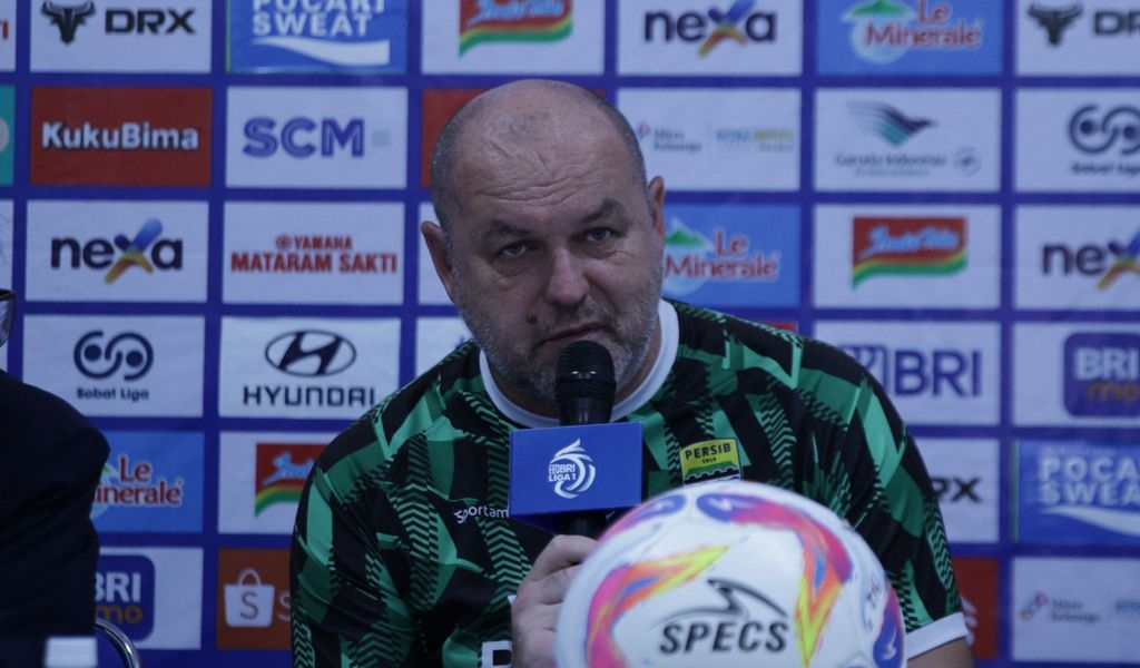 Satu Kemenangan Bisa Dekatkan Persib ke Gelar, Hodak Harap Dukungan Penuh Bobotoh Malam Ini