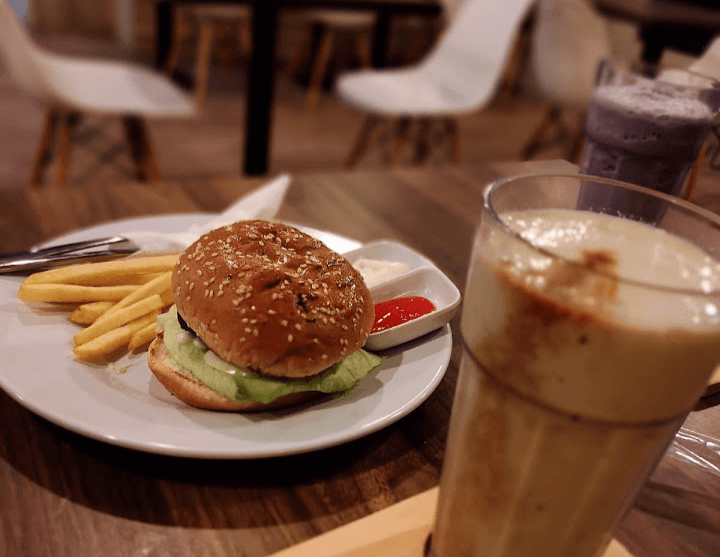 4 Rekomendasi Cafe Lokal di Kota Brebes, Bisa Nongkrong Santai Ditemani Live Music