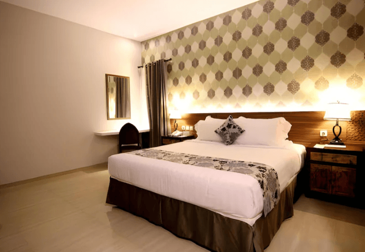 Persiapan Mudik: Ada 4 Hotel Lokal Terdekat dari Kampus UNS Solo yang Punya Fasilitas Oke dan Harganya Terjangkau